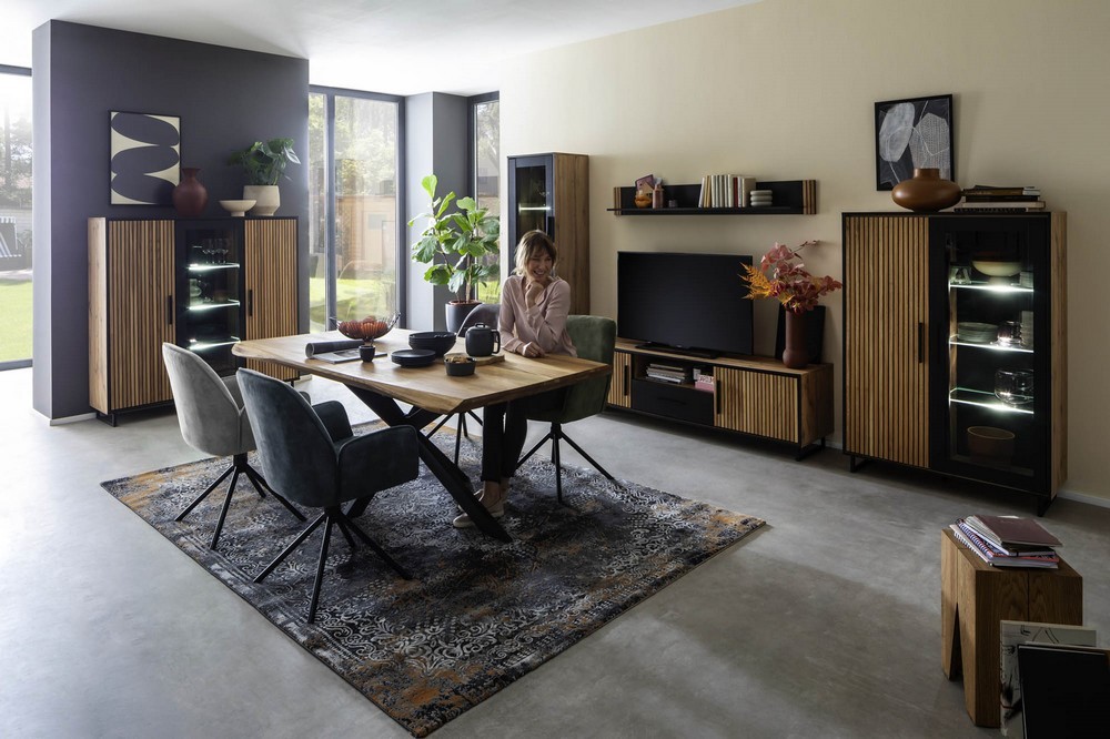 Eddie Highboard